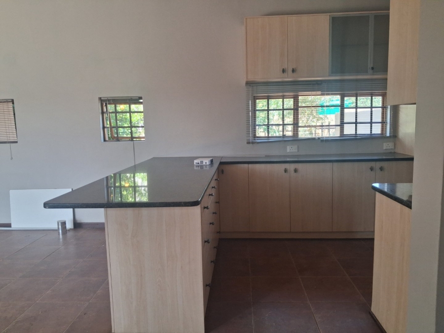 To Let 3 Bedroom Property for Rent in Hillside Free State